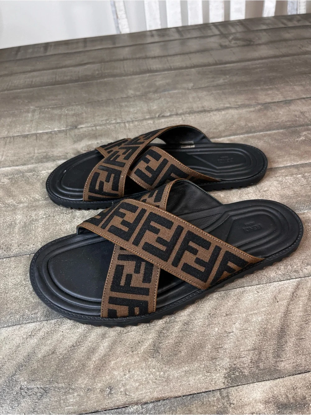 Fendi Men's Brown/Black Monogram FF Logo Slide Sandals Slip-On Straps Sz 9